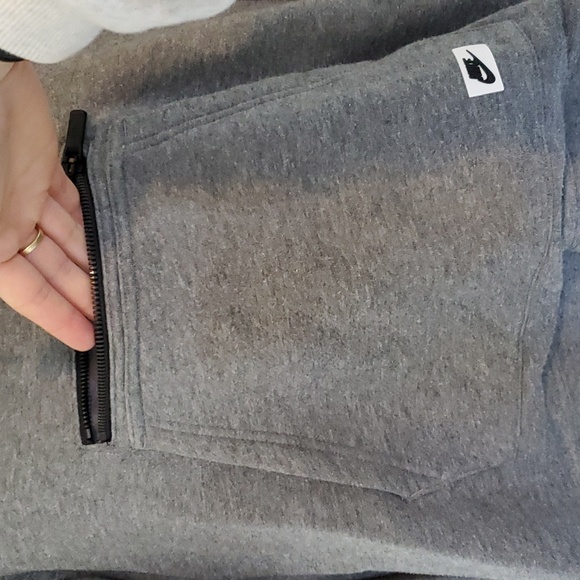 Nike gray sweatshirt with kangaroo pocket and extra zipper pocket XS - Picture 5 of 13